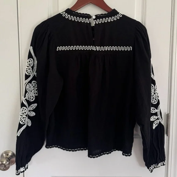 Jennifer & Grace Embroidered Blouse - Picture 8 of 13